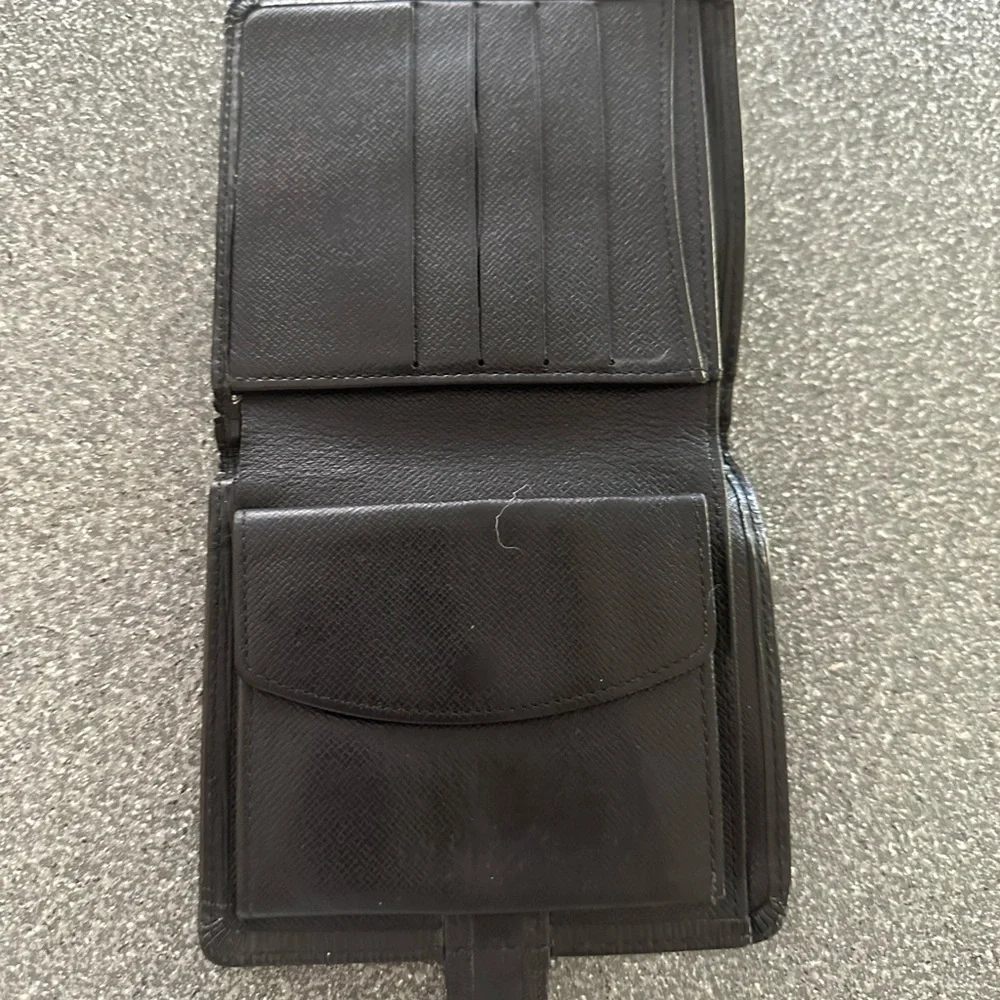 Louis Vuitton Epi Leather Porte Billes Compact Wallet_7